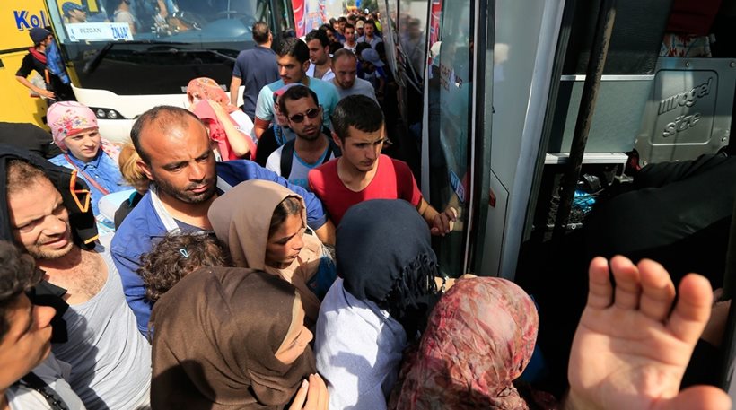 Ιρακινός ταξίδεψε 400 χλμ κρεμασμένος... κάτω από ένα λεωφορείο! - Φωτογραφία 1