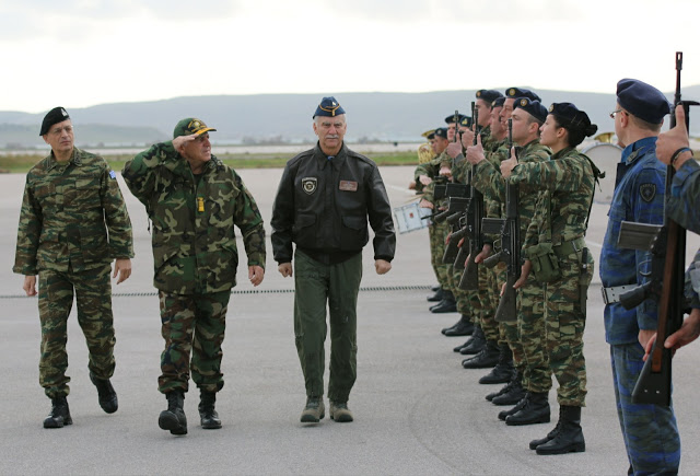 Επίσκεψη Αρχηγού ΓΕΕΘΑ σε Μονάδες - Σχηματισμούς των Ενόπλων Δυνάμεων - Φωτογραφία 12