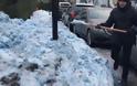 Μπλε χιόνι έριξε στην Αγία Πετρούπολη - Πανικός στους κατοίκους [video]
