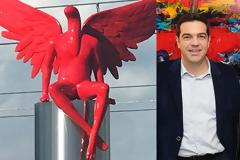 Η απάντηση του Έλληνα γλύπτη που έφτιαξε τον «Κόκκινο Αγγελο» - «Θυμίζει Εωσφόρο», λένε οι κάτοικοι [Βίντεο-Εικόνες]