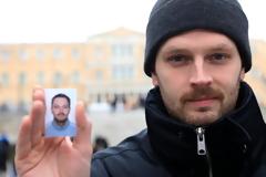 Ρεπόρτερ ερευνητής της Bild αποκαλύπτει: «Παράδεισος πλαστογράφων διαβατηρίων» η Αθήνα [Βίντεο-Εικόνες]