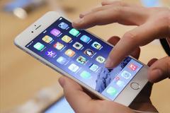 Η Apple ζητεί συγγνώμη για την επιβράδυνση στη λειτουργία των παλαιότερων iPhone και θα πάρει διορθωτικά μέτρα