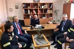Χαρακόπουλος - Βλαχογιάννης στους πυροσβέστες Λάρισας: Ευχές στη σκιά της απώλειας του 37χρονου Αγιώτη Πυροσβέστη