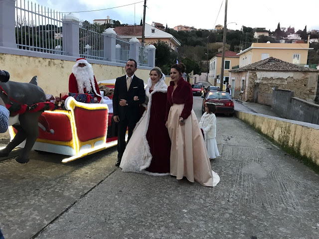 Ο Santa πήγε τη νύφη στην Εκκλησία – Παραμυθένιος πρωτοχρονιάτικος γάμος στην Κεφαλονιά!! - Φωτογραφία 9