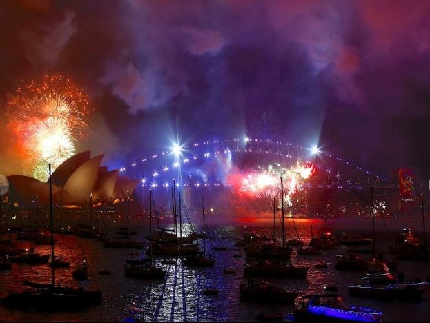 Η Αυστραλία υποδέχτηκε το 2018 με 3 τόνους πυροτεχνημάτων και μοναδικό θέαμα [photos - video] - Φωτογραφία 3