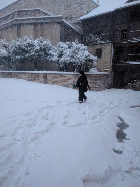 Πρωτοχρονιά στο χιονισμένο Άγιο Όρος - Φωτογραφία 4