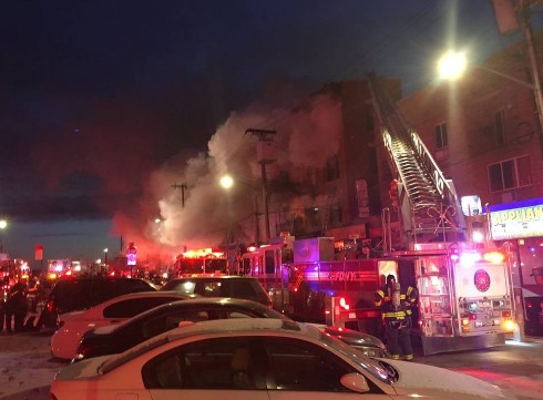 Νέα Υόρκη: Νέα μεγάλη πυρκαγιά σε πολυκατοικία στο Μπρονξ - Πολλοί τραυματίες [photos] - Φωτογραφία 3