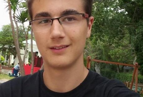 Συνεχίζεται το μυστήριο με τον αιφνίδιο θάνατο του 20χρονου φοιτητή Αλκίνοου Βαρσάκη - Τι αναφέρει το πόρισμα του ιατροδικαστή (ΦΩΤΟ) - Φωτογραφία 3