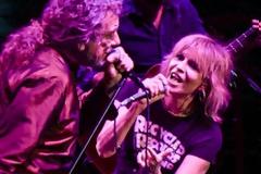 Robert Plant και Chrissie Hynde μαζί στη σκηνή