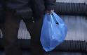 Πότε θα χρεώνονται και πότε όχι οι πλαστικές σακούλες - Οσα πρέπει να ξέρουν οι καταναλωτές