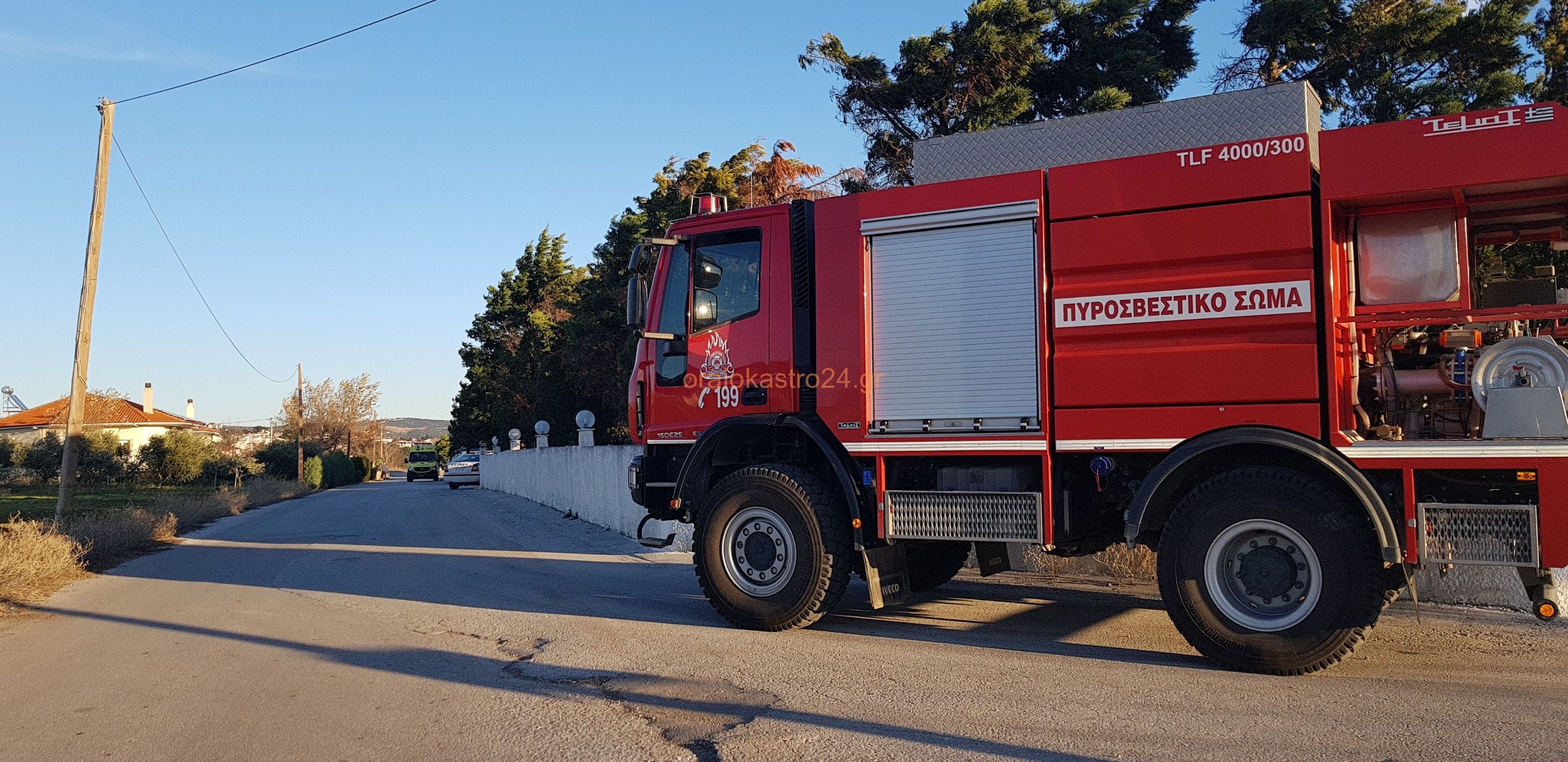 Φωτογραφίες από το σημείο που βρέθηκε η χειροβομβίδα στο Ωραιόκαστρο - Φωτογραφία 4