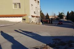 Φωτογραφίες από το σημείο που βρέθηκε η χειροβομβίδα στο Ωραιόκαστρο