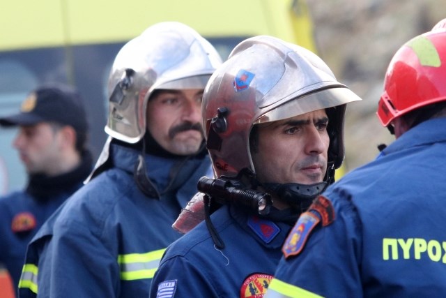 Κατέρρευσαν οι πυροσβέστες μπροστά στο φρικτό τροχαίο του νεαρού ζευγαριού στην Κρήτη - Φωτογραφία 3