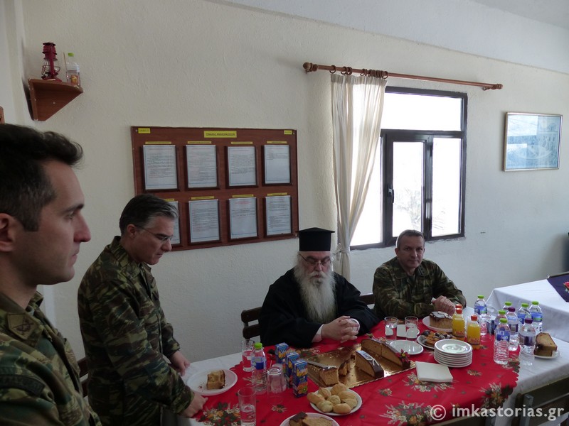 Κοπή βασιλόπιτας στα συνοριακά φυλάκια της Καστοριάς (φωτογραφίες) - Φωτογραφία 24