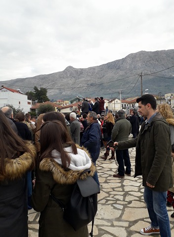 Πολύς κόσμος στον αγιασμό υδάτων στην ΠΑΛΑΙΡΟ (ΒΙΝΤΕΟ) - Φωτογραφία 7