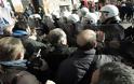 Ενταση με μέλη της ΛΑΕ και αστυνομικούς στον Πειραιά (φωτογραφίες) - Φωτογραφία 2