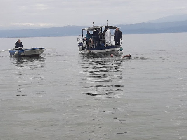 O αγιασμός των υδάτων στα ΠΑΛΙΑΜΠΕΛΑ (ΦΩΤΟ: Στέλλα Λιάπη) - Φωτογραφία 16