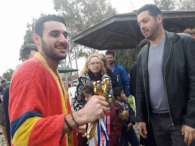 O αγιασμός των υδάτων στα ΠΑΛΙΑΜΠΕΛΑ (ΦΩΤΟ: Στέλλα Λιάπη) - Φωτογραφία 29