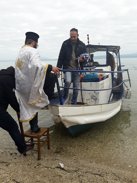 O αγιασμός των υδάτων στα ΠΑΛΙΑΜΠΕΛΑ (ΦΩΤΟ: Στέλλα Λιάπη) - Φωτογραφία 5