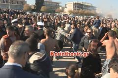 ΕΙΚΟΝΕΣ ΚΑΙ ΒΙΝΤΕΟ Εικόνες ντροπής στο Κιάτο: Έπεσε ξύλο για τον Σταυρό!