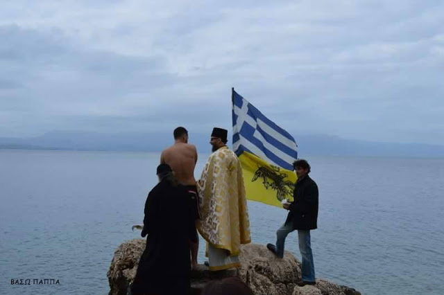 ΚΑΝΔΗΛΑ: Ο Αγιασμός των Υδάτων στην παραλία Ελιά (ΦΩΤΟ: Βάσω Παππά) - Φωτογραφία 13