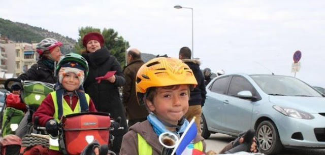 Οικογένεια Γάλλων επισκέφθηκε με ποδήλατα την Αμφιλοχία - Φωτογραφία 1