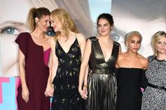 Στην Λόρα Ντερν  η Χρυσή Σφαίρα Καλύτερου Γυναικείου Ρόλου σε μίνι σειρά ή τηλεταινία
