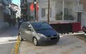Χαλκίδα - Καταγγελία: Παρκάρισμα για ...σεμινάριο σε πεζοδρόμιο και μπροστά σε ράμπα για ΑΜΕΑ (ΦΩΤΟ) - Φωτογραφία 2