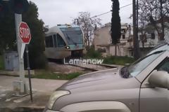 Παγκράτι-Λαμία: Σταμάτησε το τρένο για να ψωνίσει στην… λαϊκή [photos+video]