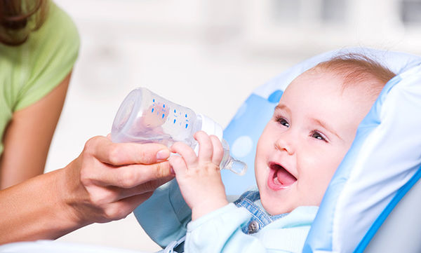 Γιατί δεν κάνει να πίνουν νερό τα μωρά μέχρι 6 μηνών; - Φωτογραφία 1
