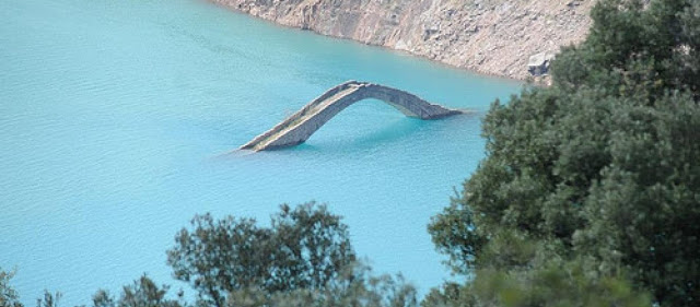 Tο γεφύρι στο Καρπενήσι που εμφανίζεται και εξαφανίζεται ανάλογα με τον καιρό - Φωτογραφία 3