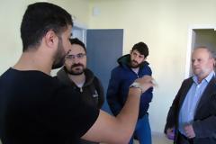 Τους πρόσφυγες και μετανάστες στο Λιμεναρχείο Λευκάδας επισκέφτηκε κλιμάκιο του ΚΚΕ με επικεφαλής τον Νίκο Μωραΐτη