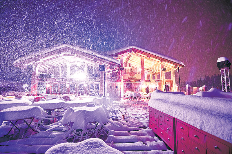 Κουρσεβέλ: Χιονοθύελλα και μποτιλιάρισμα ωρών - Φωτογραφία 7