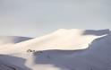Απίστευτο: Η έρημος Σαχάρα καλύφθηκε από χιόνι (φωτο) - Φωτογραφία 2