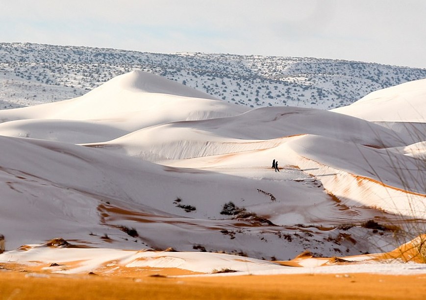 Ο καιρός τρελάθηκε - Η έρημος Σαχάρα καλύφθηκε από χιόνι - ΦΩΤΟ - Φωτογραφία 2