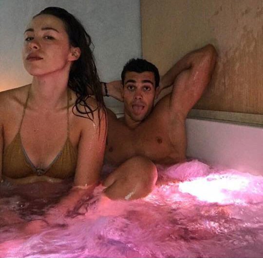 Τα καυτά ενσταντανέ της 21χρονης κόρης του Eros Ramazzotti με τον σύντροφό της στην μπανιέρα! - Φωτογραφία 9