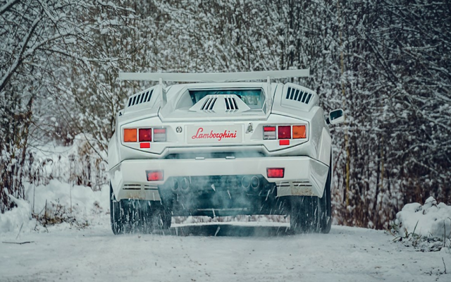 H υψηλή πολυτέλεια της Lamborghini Countach του '91 εντυπωσιάζει μέχρι σήμερα - Φωτογραφία 2