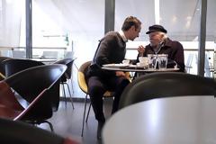Η τυχαία συνάντηση Μητσοτάκη - Γλέζου στην Εθνική Οδό (ΦΩΤΟ)