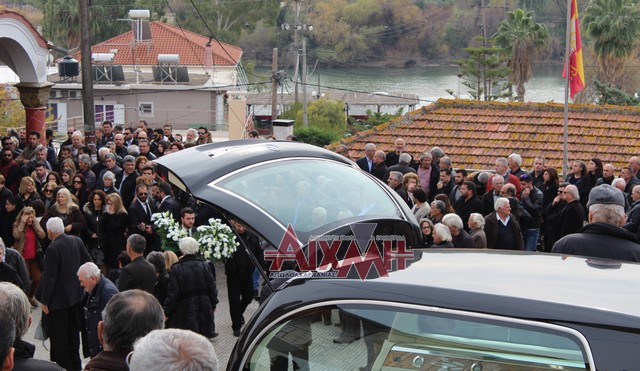 Το τελευταίο αντίο στην 44χρονη Ειρήνη Λαγούδη στην ΚΑΤΟΧΗ – Σπαραγμός στην κηδεία της (ΦΩΤΟ) - Φωτογραφία 6