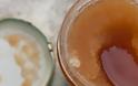 Μέλι που έχει “ζαχαρώσει”: Το κόλπο για να το ξανακάνετε λείο [photos+video]