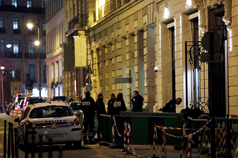 Πυροβολισμοί και άγρια καταδίωξη στο Ritz Carlton Hotel  στο Παρίσι - Φωτογραφία 2