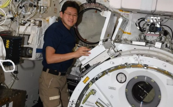 Πόσο ψήλωσε ο ιάπωνας αστροναύτης στο διάστημα; - Φωτογραφία 1