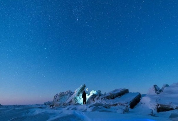 Ένα μαγευτικό θέαμα: Το εντυπωσιακό τείχος από πάγο στα σύνορα Κίνας – Ρωσίας! - Φωτογραφία 1