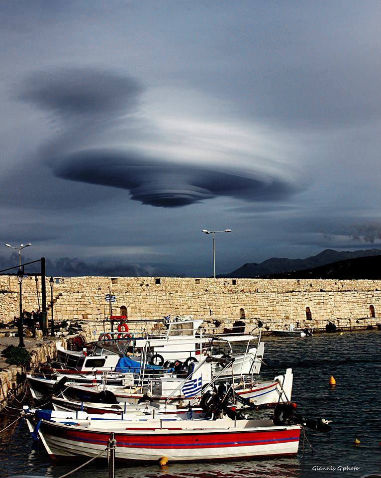 Απίθανο φαινόμενο -Κάτι σαν ιπτάμενος δίσκος σχηματίστηκε στον ουρανό του Ρεθύμνου [Εικόνες] - Φωτογραφία 3