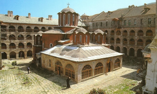 Ιερά Μονή Κουτλουμουσίου: Η σύνθετη ονομασία βαπτίζει Μακεδόνες τους μη Μακεδόνες - Φωτογραφία 1