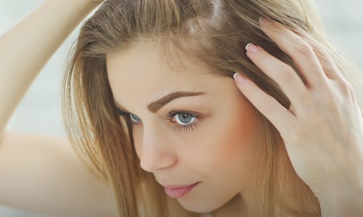 Τα 5 χειρότερα πράγματα που κάνεις στα μαλλιά σου και πώς να τα αποφύγεις - Φωτογραφία 1