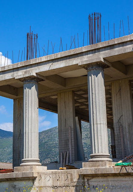 Απολαύστε υπεύθυνα: 22 φωτογραφίες εξωφρενικής αρχιτεκτονικής στην Ελλάδα - Φωτογραφία 14