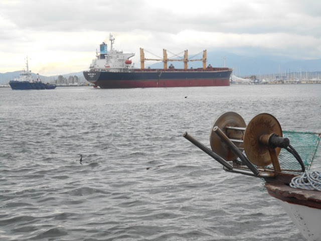 Αναχώρησε το μεγαλύτερο καράβι που έχει μπει στο λιμάνι της Πρέβεζας - Φωτογραφία 1