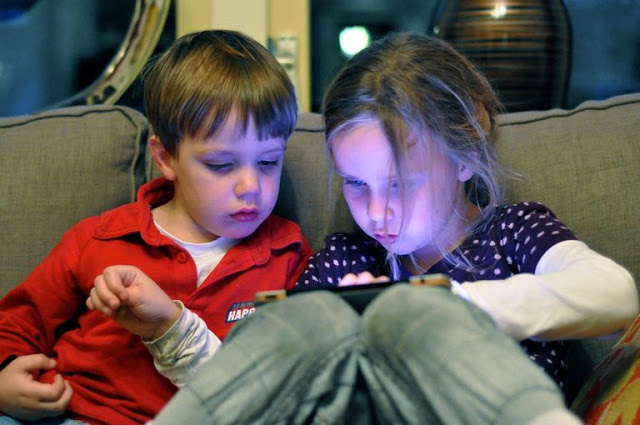 Τον εθισμό των παιδιών στο iPhone καλείται να εξετάσει η Apple - Φωτογραφία 1