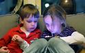 Τον εθισμό των παιδιών στο iPhone καλείται να εξετάσει η Apple - Φωτογραφία 1